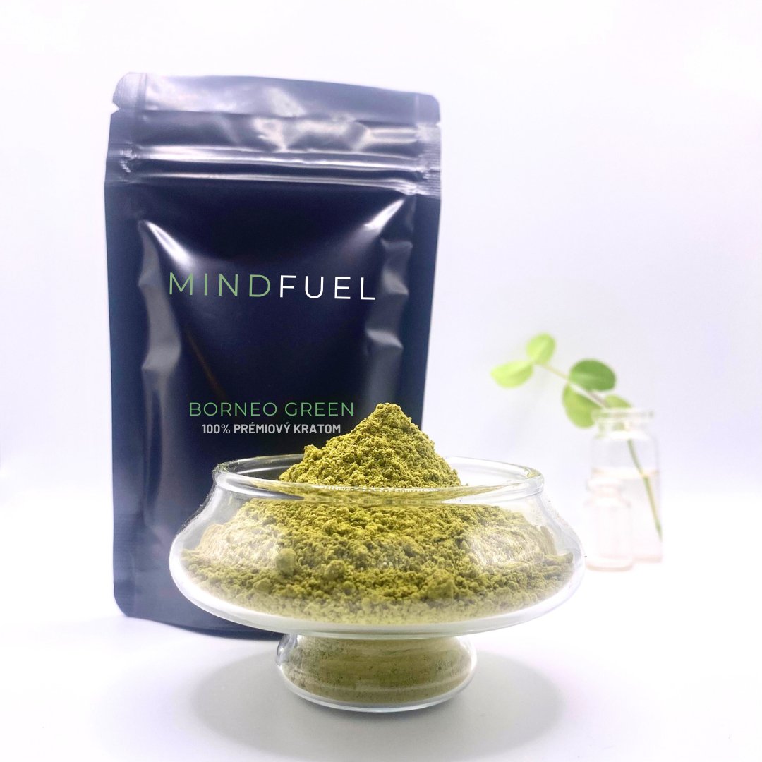 Mindfuel Kratom Borneo Green v černém doypacku s bílým pozadím