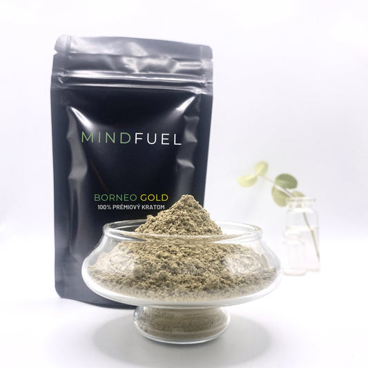  Mindfuel Kratom Borneo Gold v černém doypacku s bílým pozadím